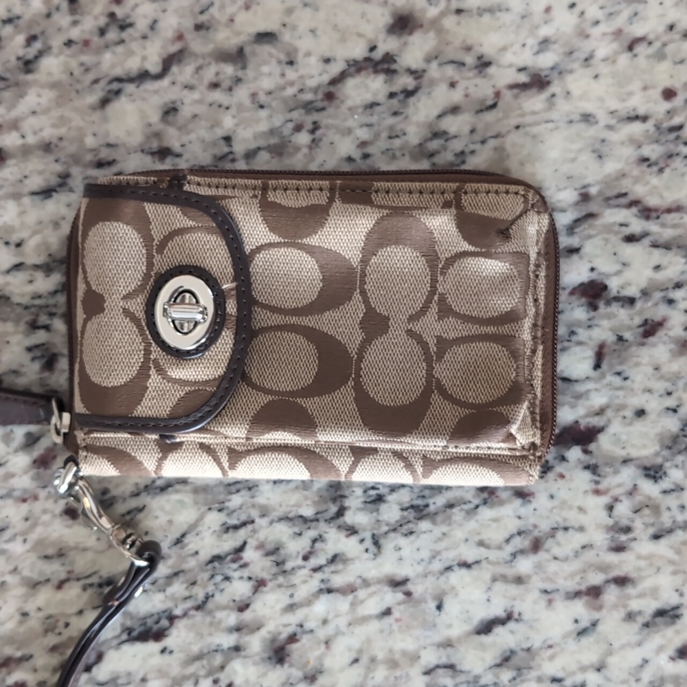 Coach tan canvas sig c id credit card wallet front pocket and strap